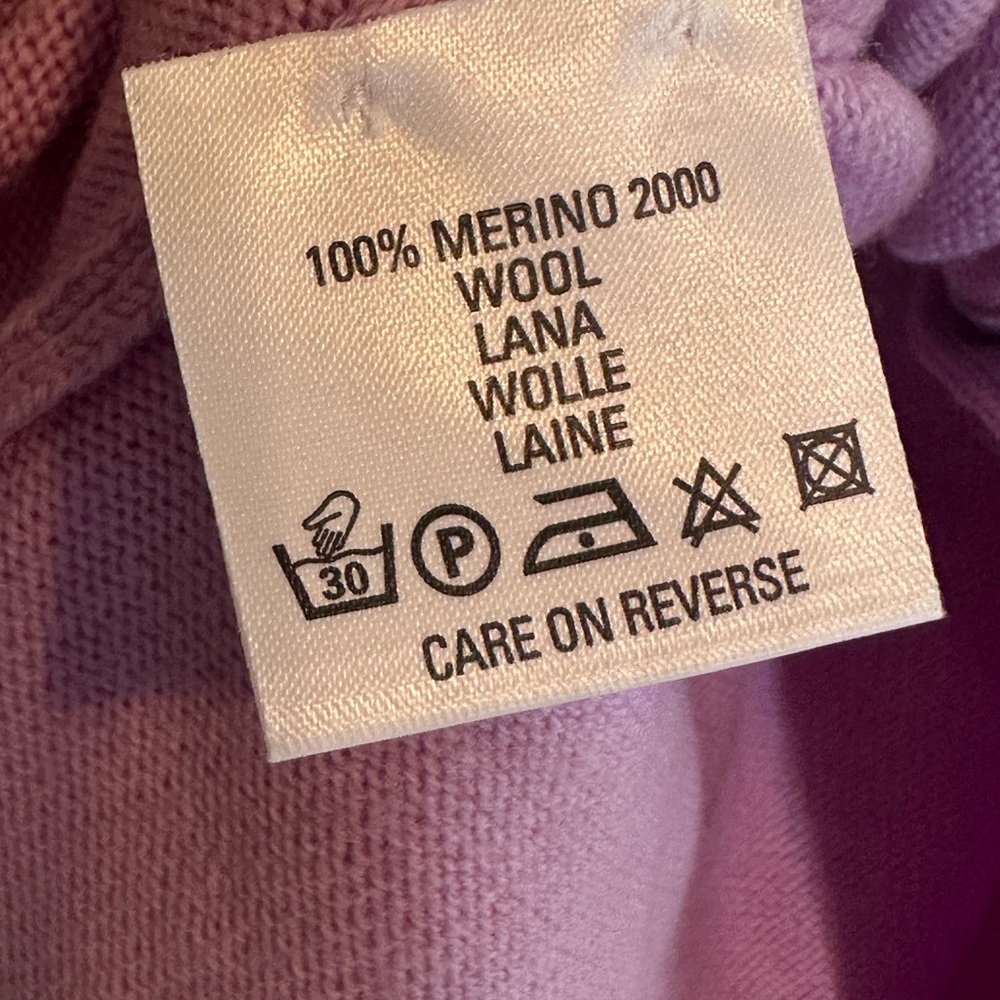 Vintage Burberry London 100% Merino Wool Cardigan Lilac Gold Buttons Scotland - Picture 3 of 7